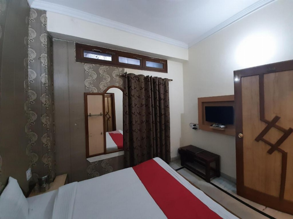 Room image 3